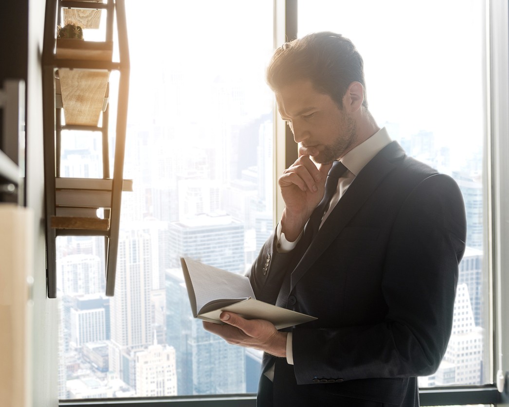 B2B Pricing Strategy Consultation Business consultant discussing pricing strategy and service options with B2B client